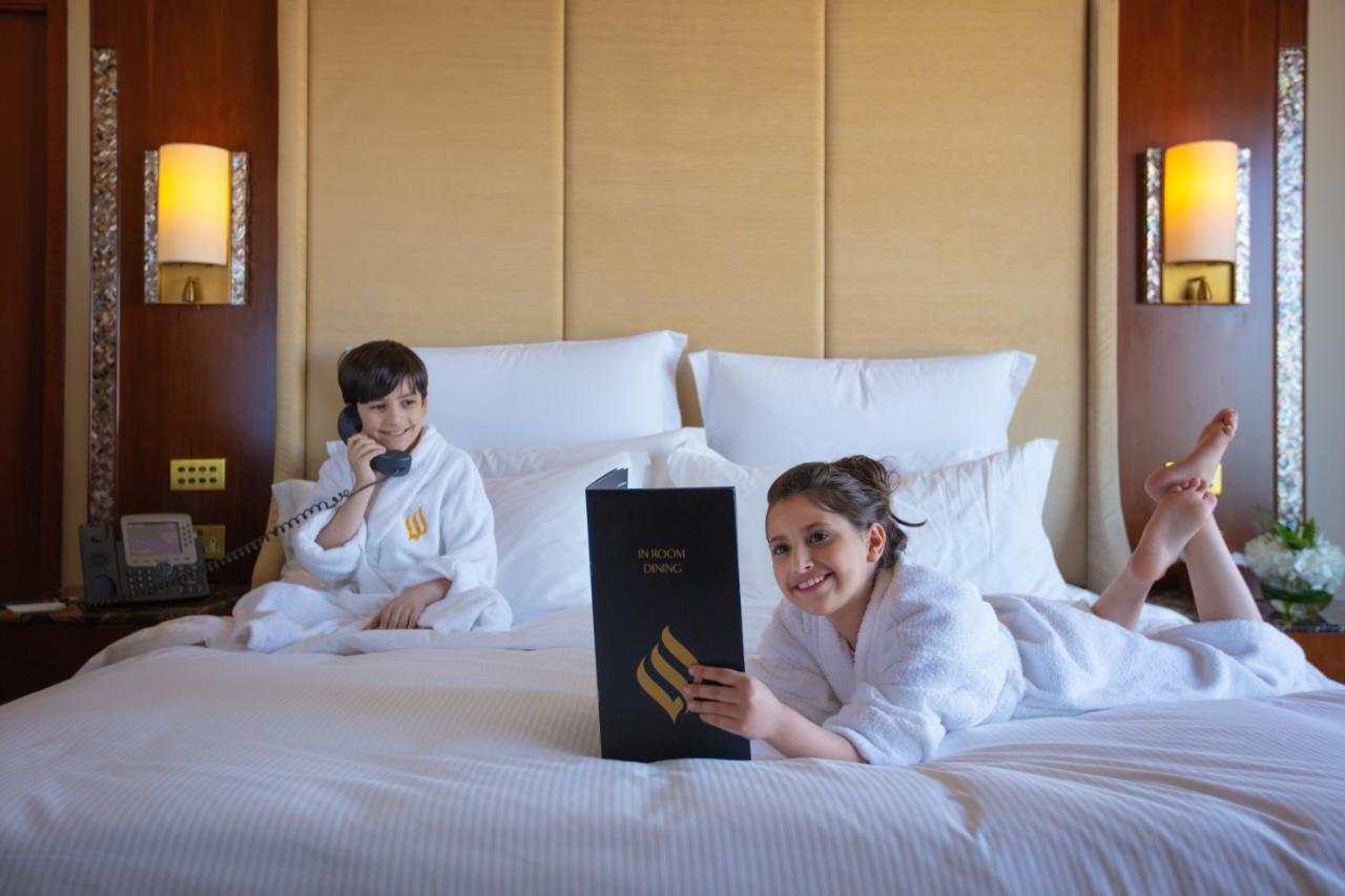 Jumeirah Messilah Beach Kuwait Kuwait City Eksteriør bilde A guest at the hotel
