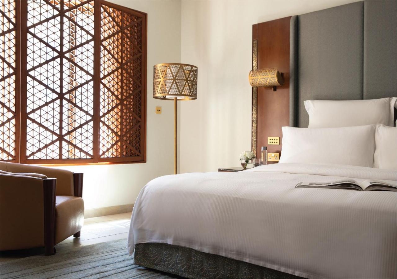 Jumeirah Messilah Beach Kuwait Kuwait City Eksteriør bilde A guest room at the Ritz-Carlton, DIFC
